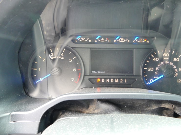 2015-ford-f150-xl-image-13