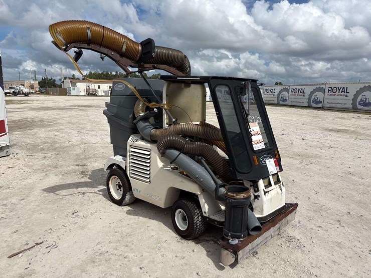 turf-vacuum-image-2