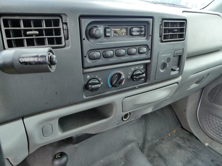 2004-ford-f250-xl-image-11