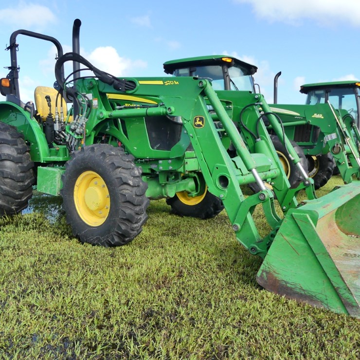 JOHN DEERE 5045E