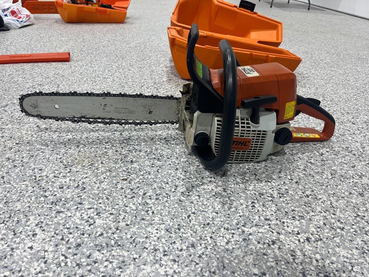 stihl-021-chainsaw-image-5