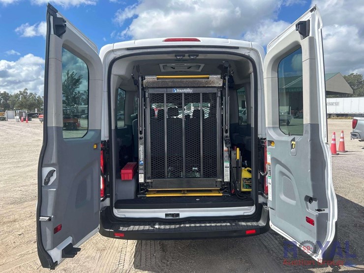 2016-ford-transit-image-34