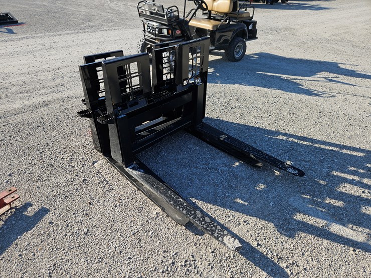 #203179-•-new-wt-pallet-forks-image-1