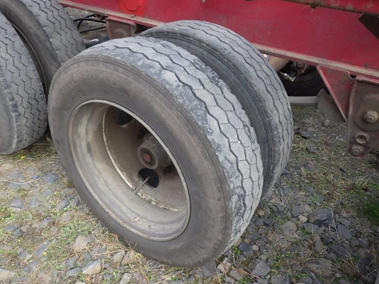 52'-4-axle-flatbed-trailer-image-15