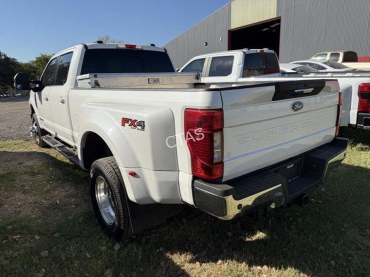 2021-ford-f350-image-12