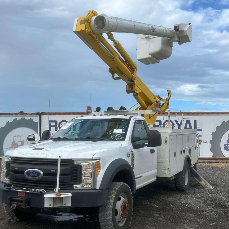 2017 FORD F550