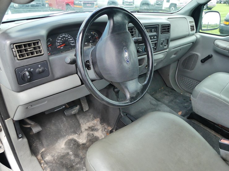 2004-ford-f250-xl-image-10