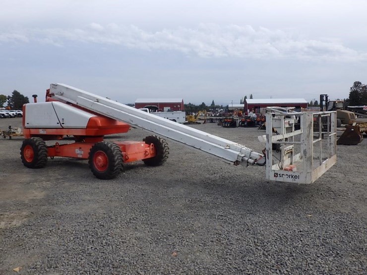 snorkel-telescopic-boom-lift-image-2