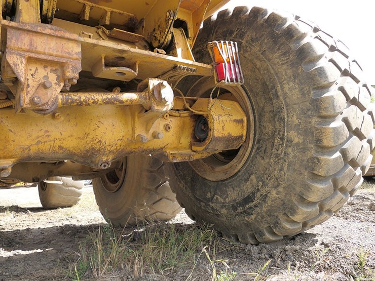 1994-caterpillar-d400d-image-16
