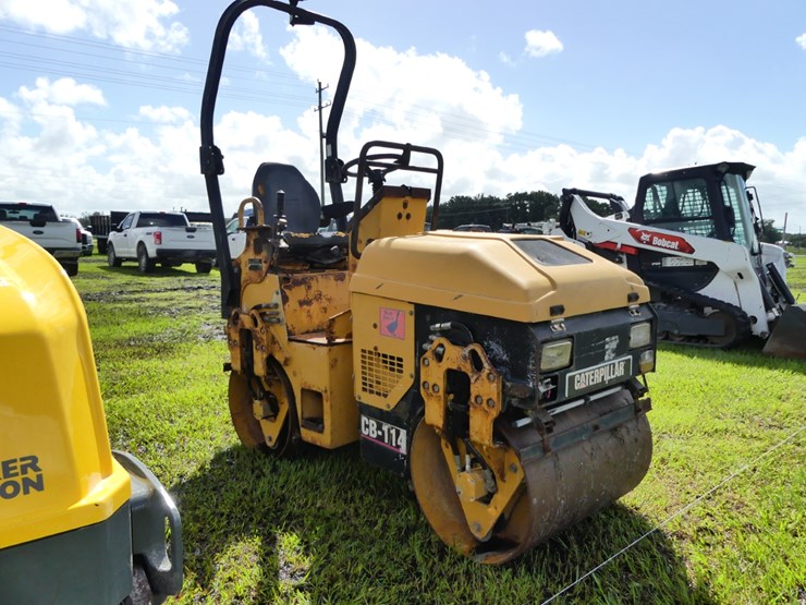 caterpillar-cb-114-image-2