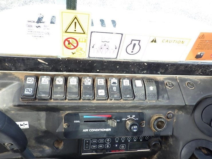 takeuchi-tb240-image-45