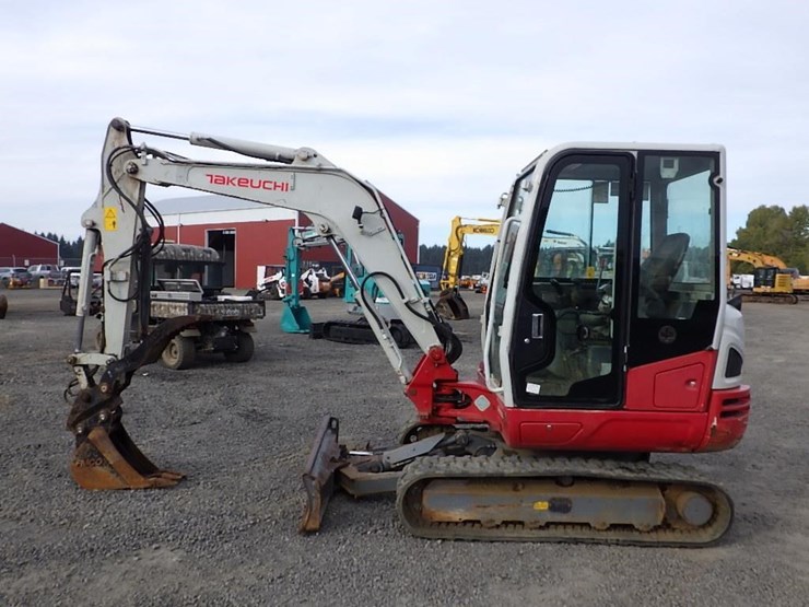 takeuchi-tb240-image-7