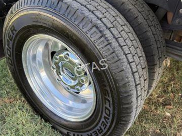 2021-ford-f350-image-8
