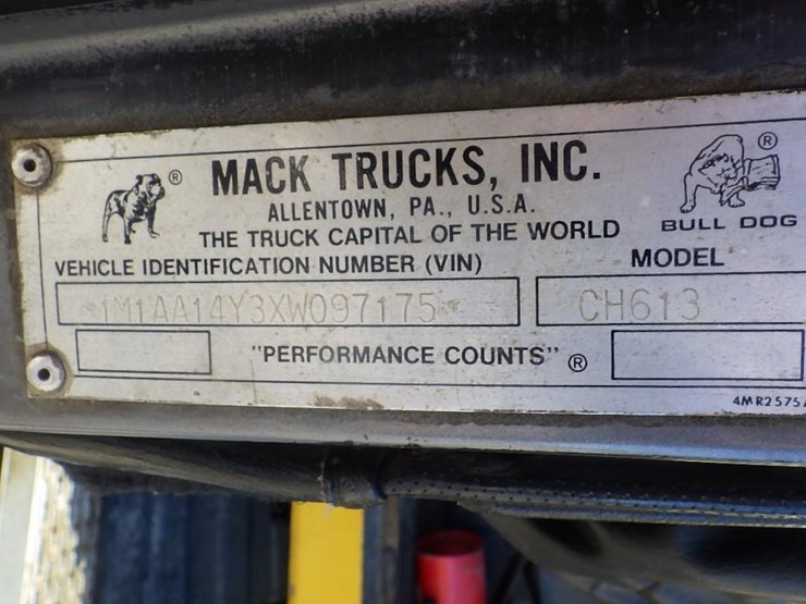 1999-mack-ch613-image-59
