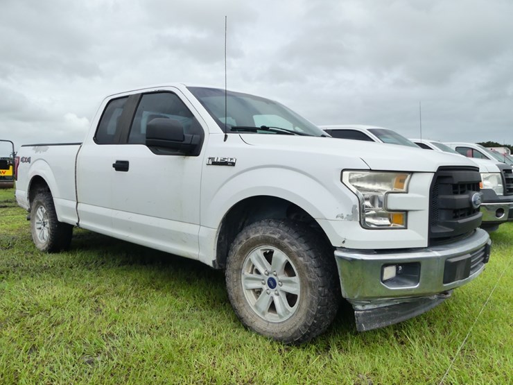 2017-ford-f150-xl-image-1