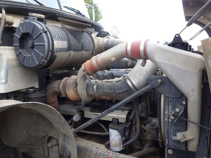 2005-mack-cv713-granite-15'-3-axle-dump-truck-image-20