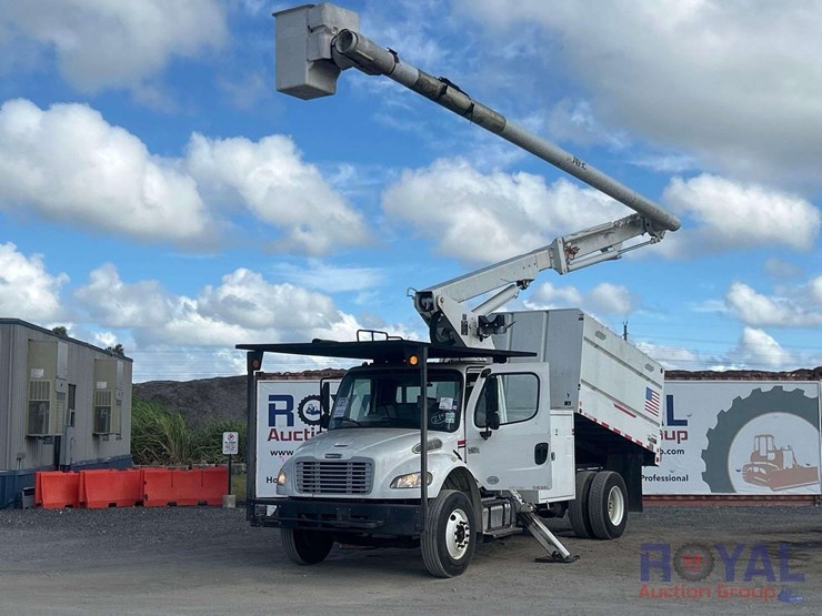 2015-freightliner-m2-106-altec-insulated-forestry-bucket-truck-image-1