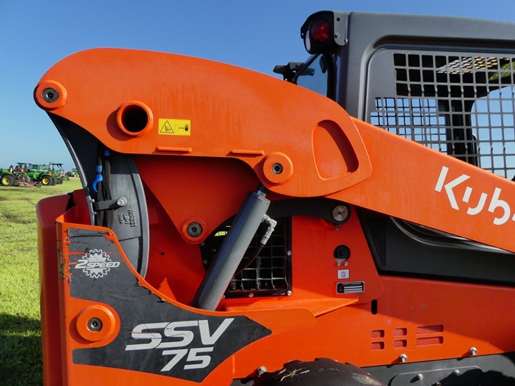2021-kubota-ssv75-image-8