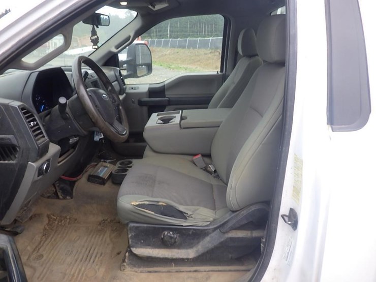 2019-ford-f350-image-18