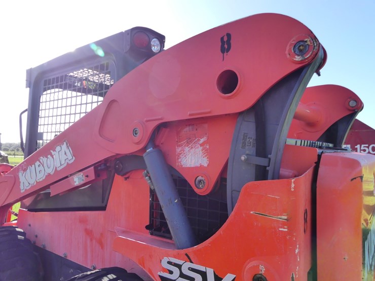 2017-kubota-ssv75-image-8