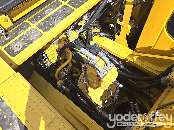 2022-komatsu-pc490-lc-11-image-46
