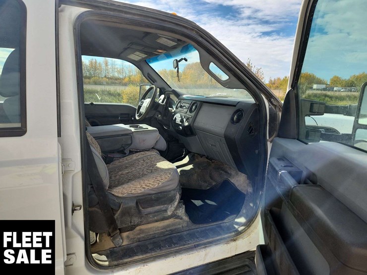 2016-ford-f550-image-25