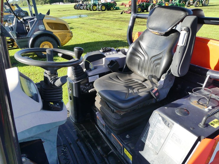 2021-kubota-r540-image-11