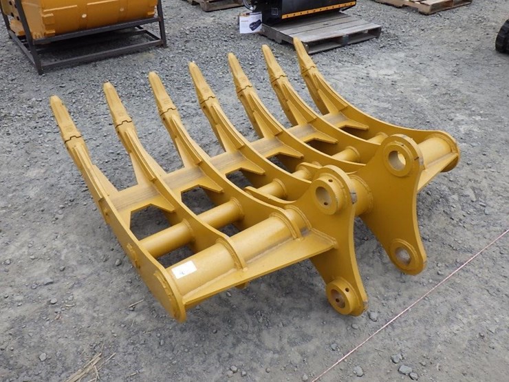 caterpillar-320-image-2