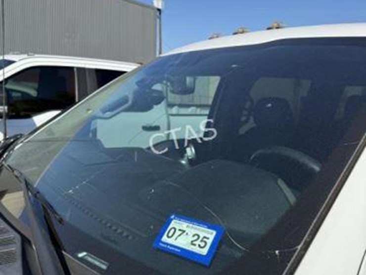 2021-ford-f350-image-30