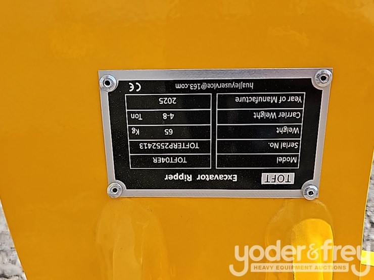 2025-caterpillar-305-image-12