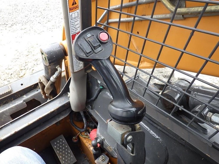2012-case-sv300-image-28