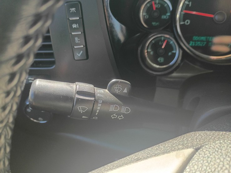 2010-chevrolet-silverado-1500-image-46