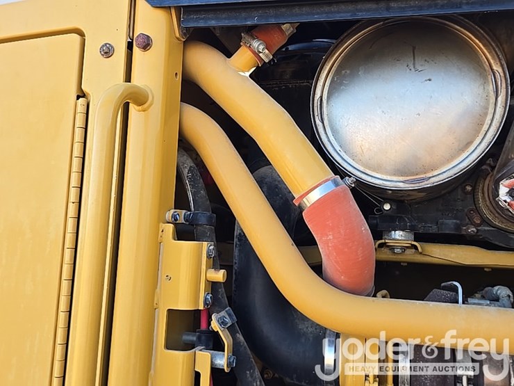 2016-caterpillar-140m3-image-73