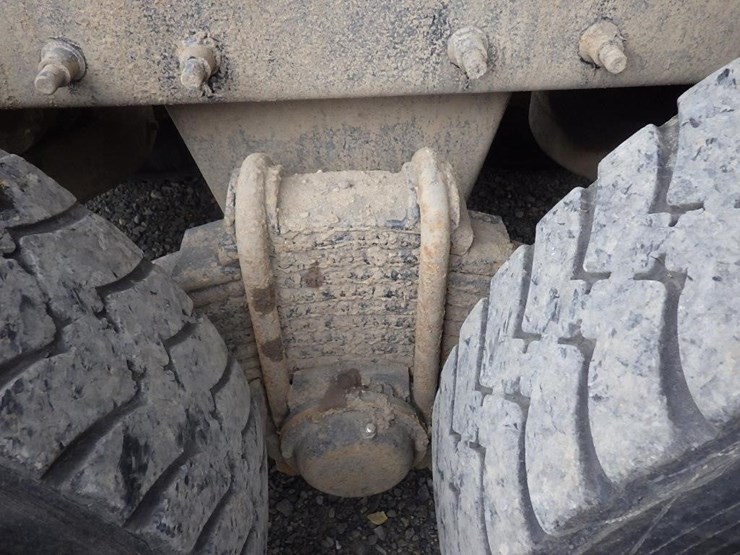 2005-mack-cv713-granite-15'-3-axle-dump-truck-image-15
