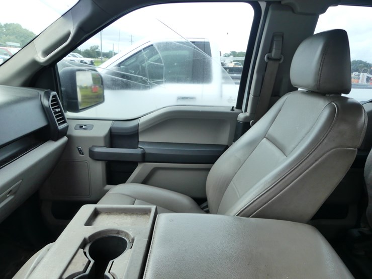 2017-ford-f150-xl-image-12