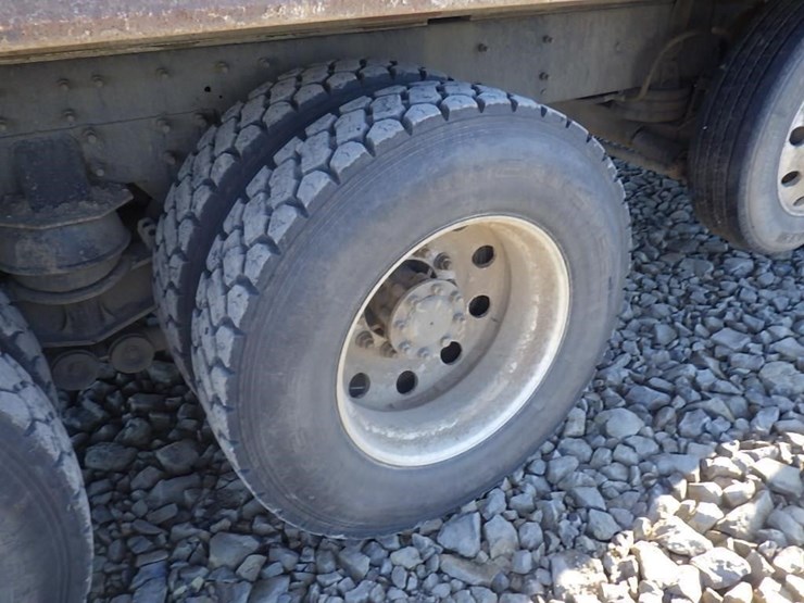 2009-international-5900i-17'-3-axle-dump-truck-image-48