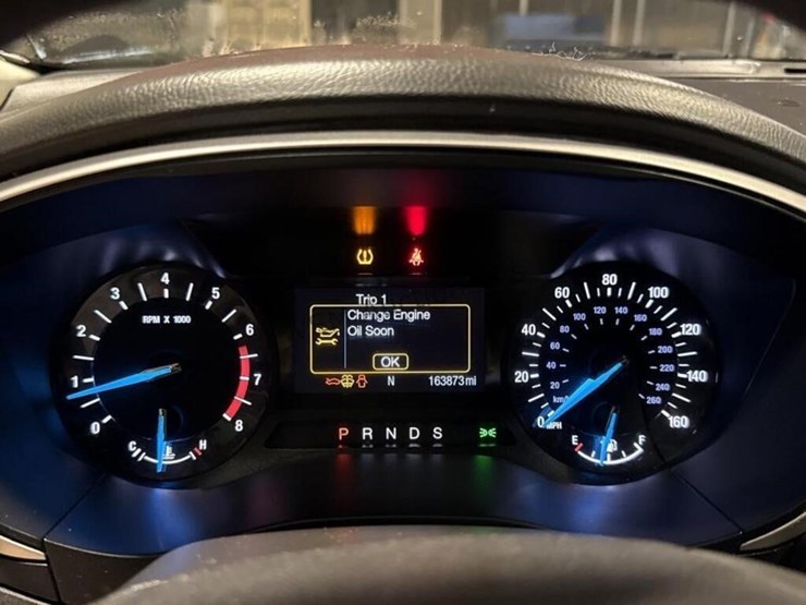 2016-ford-fusion-se-sdn-image-17