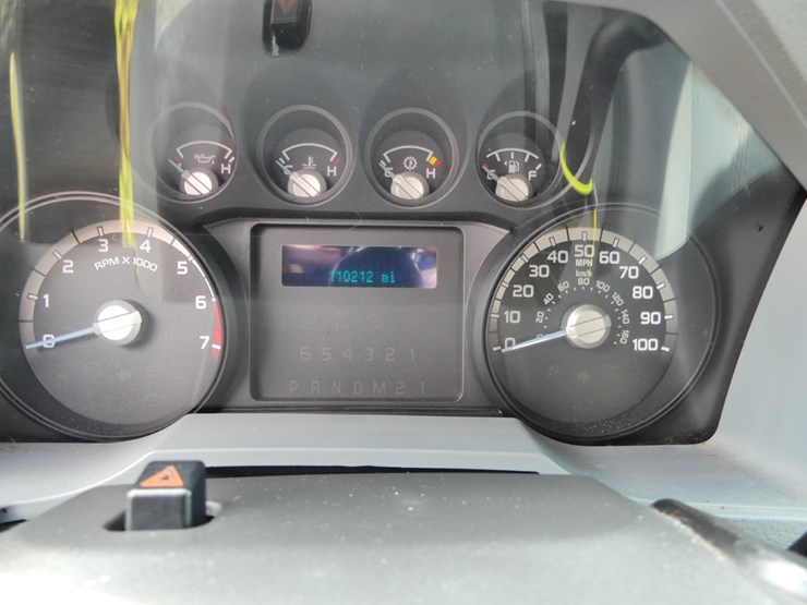 2014-ford-f350-xl-image-14