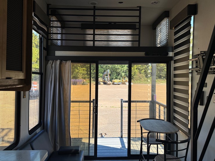 #6895-•-2024-forrest-river-timberwolf-mini-loft-camper-image-23