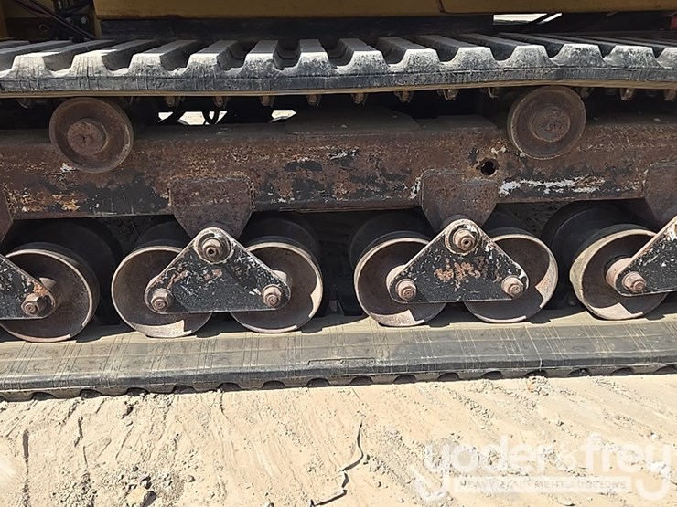 2012-morooka-mst2200-image-11