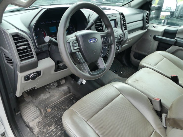 2017-ford-f450-xl-image-12