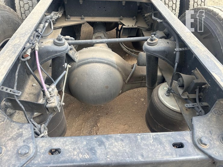 2019-kenworth-t680-image-11