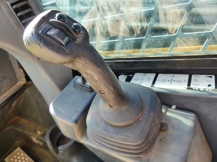 deere-333e-image-11