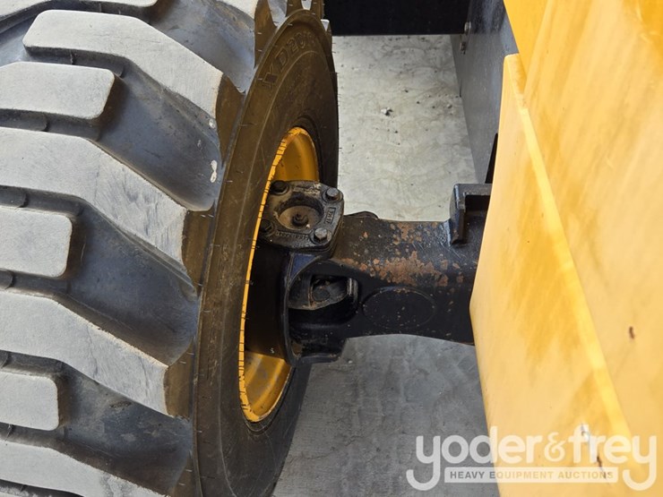 2017-jcb-930-image-37