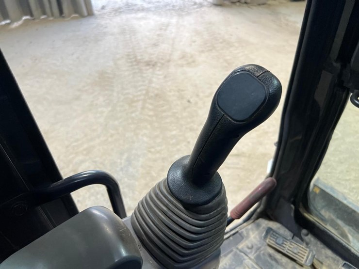 deere-27d-image-30