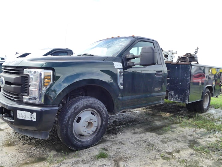 2019-ford-f350-xl-image-2
