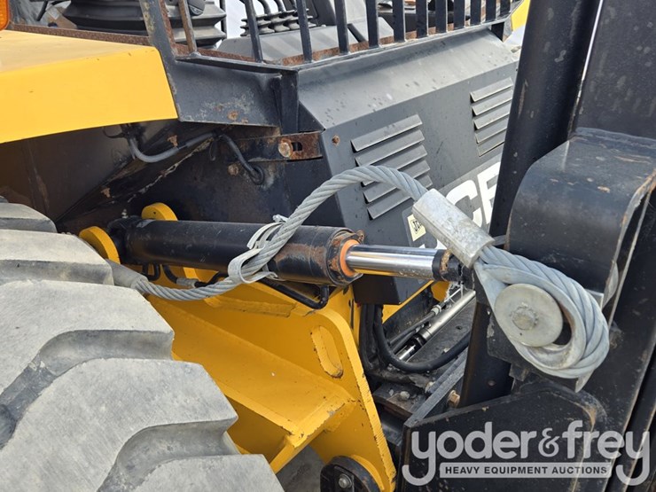 2017-jcb-930-image-32