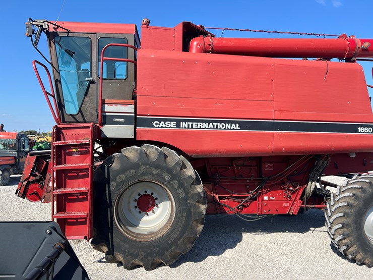 1990-case-ih-1660-image-5