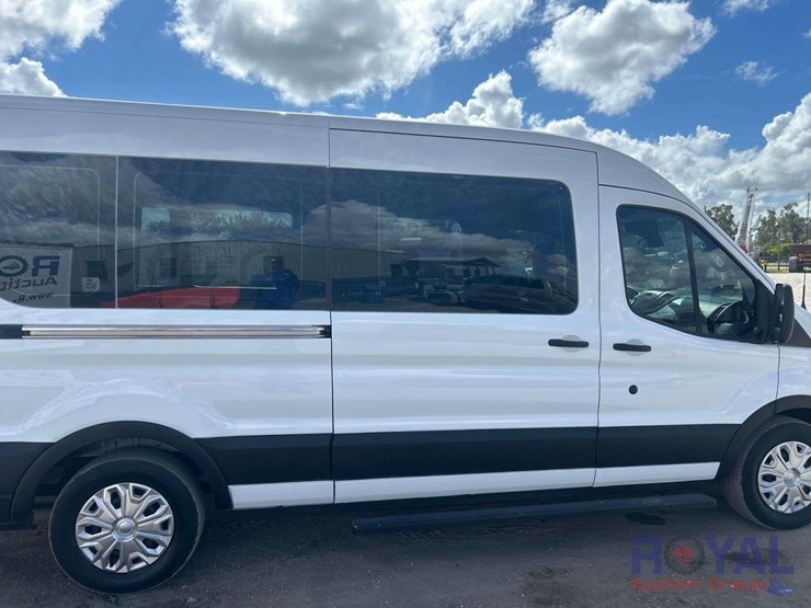 2016-ford-transit-image-23