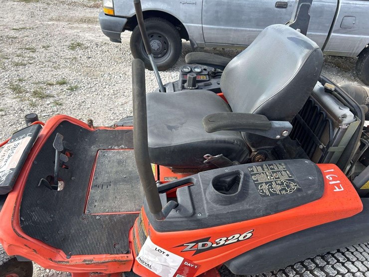 zero-turn-mower-image-7